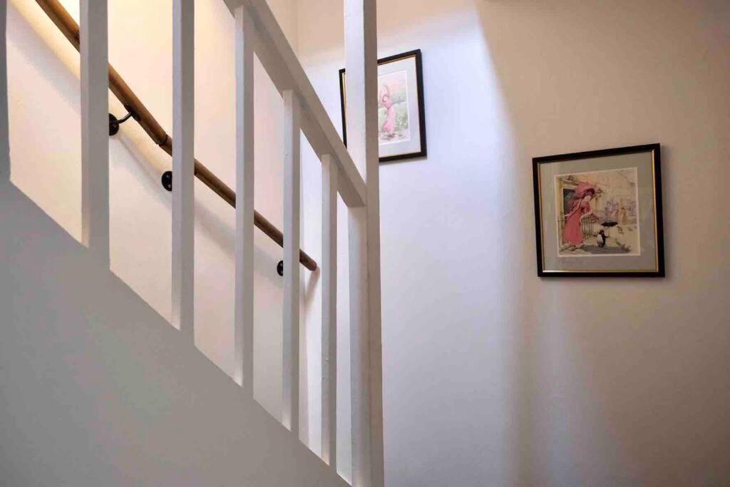 Regency Cottage 10 Minutes From Bath City Centre Exterior photo